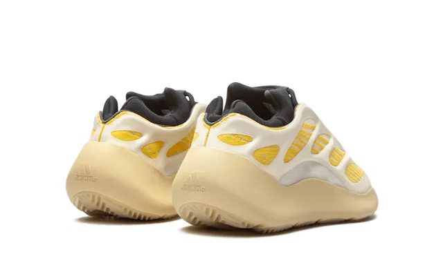 Yeezy 700 V3 - Safflower